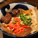 平和旭川本店 - 5種肉ぶた丼ハーフ接写