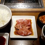 Yakiniku Raiku - 黒毛和牛50g：370円、ごはんセット：220円