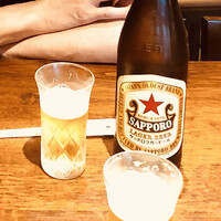 新宿うな鐵 はなれ - 赤星中瓶770ウェンでスタート