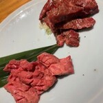 長者町 焼肉 輪心 - 和牛厚切りタン、塩はらみ