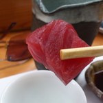 寿司割烹 魚紋 - 鮪赤身。リフト(^-^)/