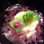 沖縄懐石 赤坂潭亭 - 香りが食欲を誘う菊花椀