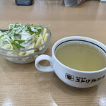 Yuto Ri Kohi Ten - サラダにスープ。