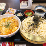 なか卯 - 濃厚チーズの親子丼+ざるうどん