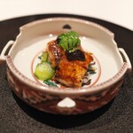 TOMONO - 中国醤油でウナギ炙ると、うまいこと中華の料理に。