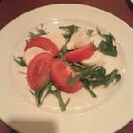 アンジェロ開成 - トマトとモッツァレアチーズのサラダ