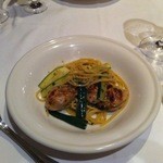 ラ・テンダ・ロッサ - 牡蠣のパスタ（１／２人前）美味しかった～H24.10