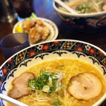 ラーメン麺虎 - 料理写真: