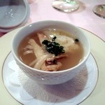 ポン・ヌフ - カナダ産マツタケのコンソメスープ
