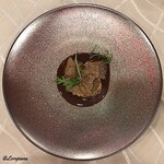 プチレストラン ブーケ・ド・フランス - ﾌｫｱｸﾞﾗを詰めた鶉ﾄﾘｭﾌ添えｿｰｽﾎﾟﾙﾄ