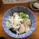 ワンタン屋 - 肉ワンタン麺７００円　追加海老ワンタン２５０円