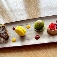 DINING & BAR TABLE 9 TOKYO - 