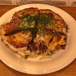 夢樹 - 肉玉そばに大葉とチーズトッピング
