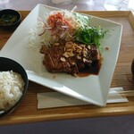 越前カントリークラブ - トンテキ定食 追加780円 全景