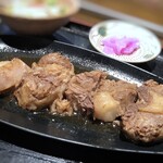 魚場　かやいち - ◆のど肉の煮付け・・のど肉って口にしたことがないような。