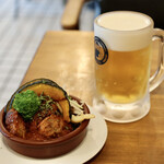 WitCAFE - 飛騨牛ミートボールのトマト煮込みと生ビール