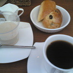 cafe de un - H24/6ランチ後のコーヒー、デザート、パン