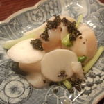 食彩酒房 会家 - ホタテと蕪の浅漬け(2012/10)