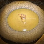 隼 - 濃いめ～ハンマーヘッドシャークをステーキ状に香ばしく焼き上げ、鳥とフカヒレをベースとした濃厚なコラーゲンソースを掛けたひと品　ご飯添え