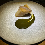 隼 - カラスミと肝～茨城大洗の黒アワビ　自家製カラスミと卵黄を加えた肝ソース