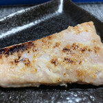 Michino Eki Oosato - 大とろの部分は塩麹に漬け込んで焼いただけで、美味しい焼きまぐろの出来上がり〜♪