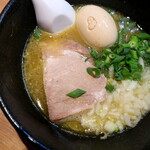 Mendouraku Kaguraya - 濃潤白湯鶏そば