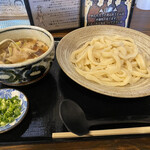Honkaku Teuchi Kantarou - 肉汁うどん
                        麺は通常通りの400グラム