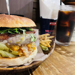 Jack37Burger - バリネスペッパージャックチーズバーガー＋・パクチー&アイスコーヒー