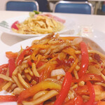 熊猫 - 赤い青椒肉絲、酢豚味