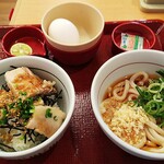 Nakau - うま塩角煮丼の小盛りと、冷やしはいから小うどんのセット。こだわり玉子はクーポンにて無料。