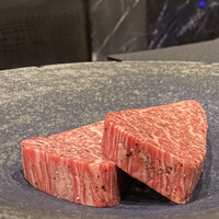 焼肉 拍手喝采 - シャトーブリアン✨
                    厚みも大きさも満足！