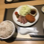 三代目文治 - 牛たん＆牛たんコロッケ定食(1100円)