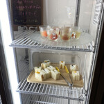 テンザホテル＆スカイスパ - トマトのコンポートは母が2ケいただきました。
      フルーツサンドもありました(^-^)