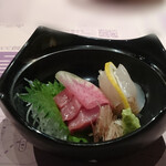 白石家 - 刺身　よこわ・すずき