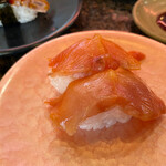 回転寿司 花まる - 赤貝 310円。