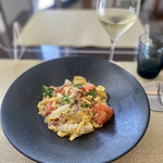 カーサ カルマ -  #風太っぽく撮るとこうなる
      釜揚げしらす、ホワイトアスパラ、フレッシュトマトフェットチーネ
      ※ノンアルワインです