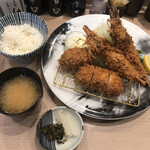 とんかつ神楽坂さくら - 海老フライミックス定食(ロース) 1,200円