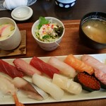 Sushi Dainingu Sazanami - 