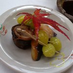 寿司割烹 魚紋 - 季節感のある、素敵なつまみ(^o^)銀杏、ごぼうの穴子巻き、鰆西京焼き。