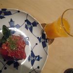 お料理 佐藤 - 苺とジュース。