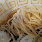 Umami Su-Pu Nu-Doru Zu Niji Sora - 細いストレート麺。これが秀逸！固さ腰あり。他に比類無し！