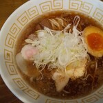 Umami Su-Pu Nu-Doru Zu Niji Sora - 独特の丼で供される 冷しラーメン！