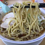 安福亭 - 極太麺に背脂・濃い味の醤油スープ
