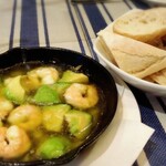 イタリアン酒場Bitte - 海老とアボカドのアヒージョ♡