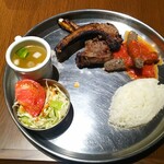 BISTRO ひつじや 代々木本店 - スペアリブとシシカバブのセット　690円