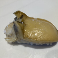 鮨 はやたか - 蝦夷アワビ旨煮、何とも贅沢な一貫