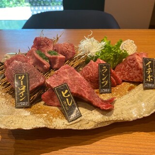 ご褒美ランチ 厳選山形牛雌牛の5部位盛り合わせと炙りユッケ 焼肉屋の本気の肉鮨など至極のランチを プレミアム ランチコース 記念日や誕生日のランチにもおすすめ 芦屋焼肉 結 Yui 旧店名 芦屋焼肉 欒 芦屋 ｊｒ 焼肉 食べログ