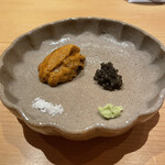 鮨 さかい - 赤ウニとキャビア。赤ウニの余韻、下に残る味が濃くて長い。これはこれでめっちゃおいしい。