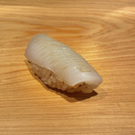 鮨 さかい - 五島のイカ。厚くてねっとり。