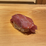 鮨 さかい - すじをたのしむって大将が言ってた！口に残らない、味わい深いすじ。